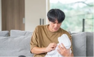 育児に向き合う男性社員のイメージ