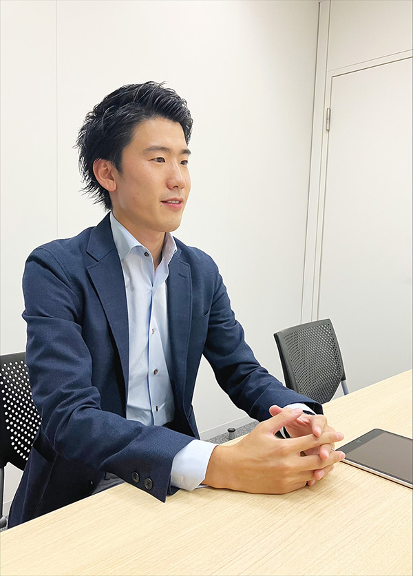 湯澤 晃平 法人営業本部 アセット営業三部営業一課 上級主任